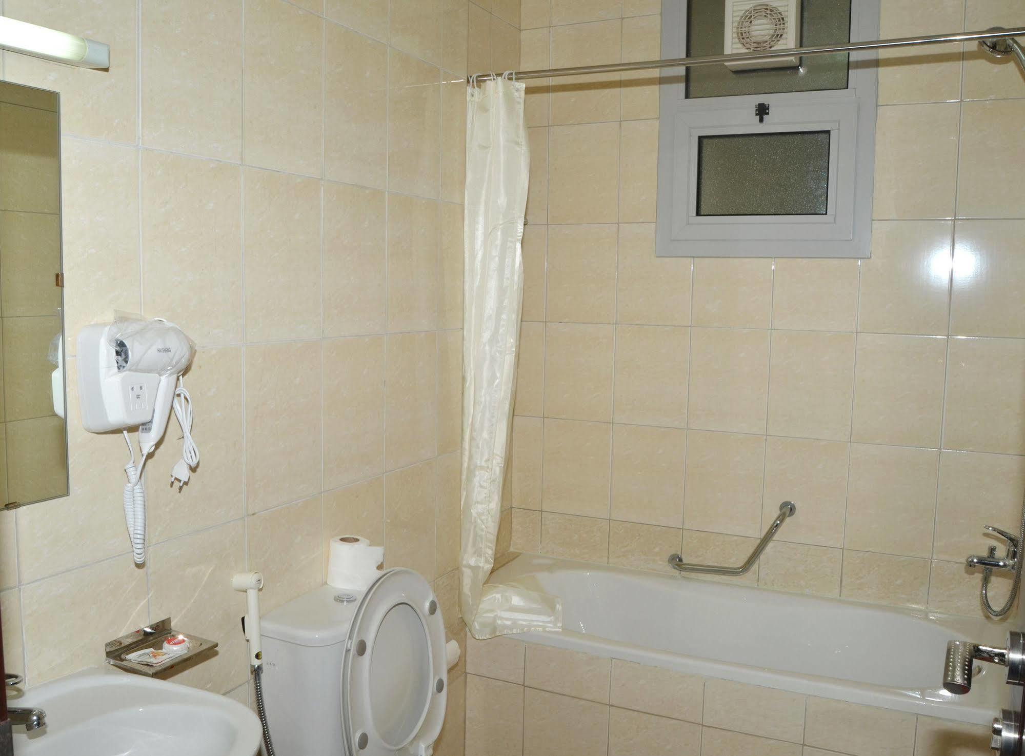 Al Khaleej Plaza Furnished Apartments Llc Acman Dış mekan fotoğraf