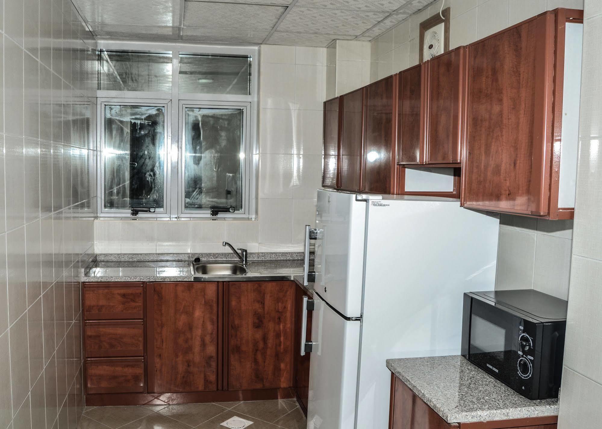 Al Khaleej Plaza Furnished Apartments Llc Acman Dış mekan fotoğraf