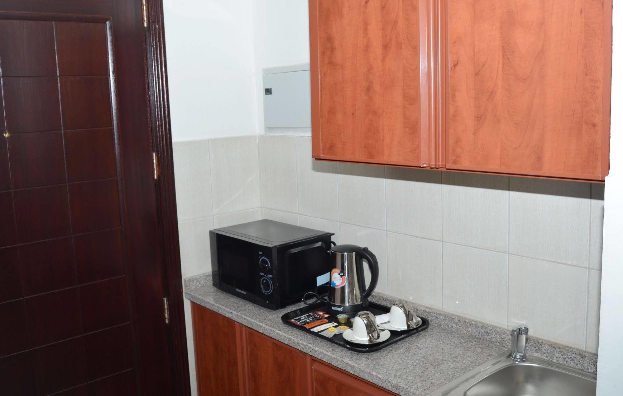 Al Khaleej Plaza Furnished Apartments Llc Acman Dış mekan fotoğraf